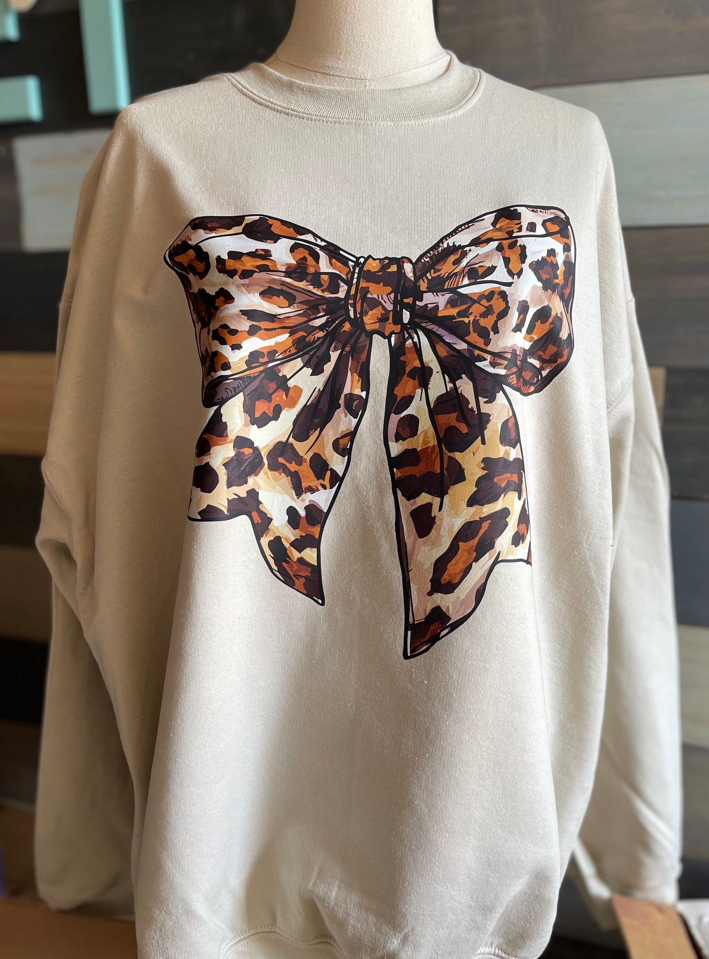 Leopard Bow Sand Gilden Sweatshirt