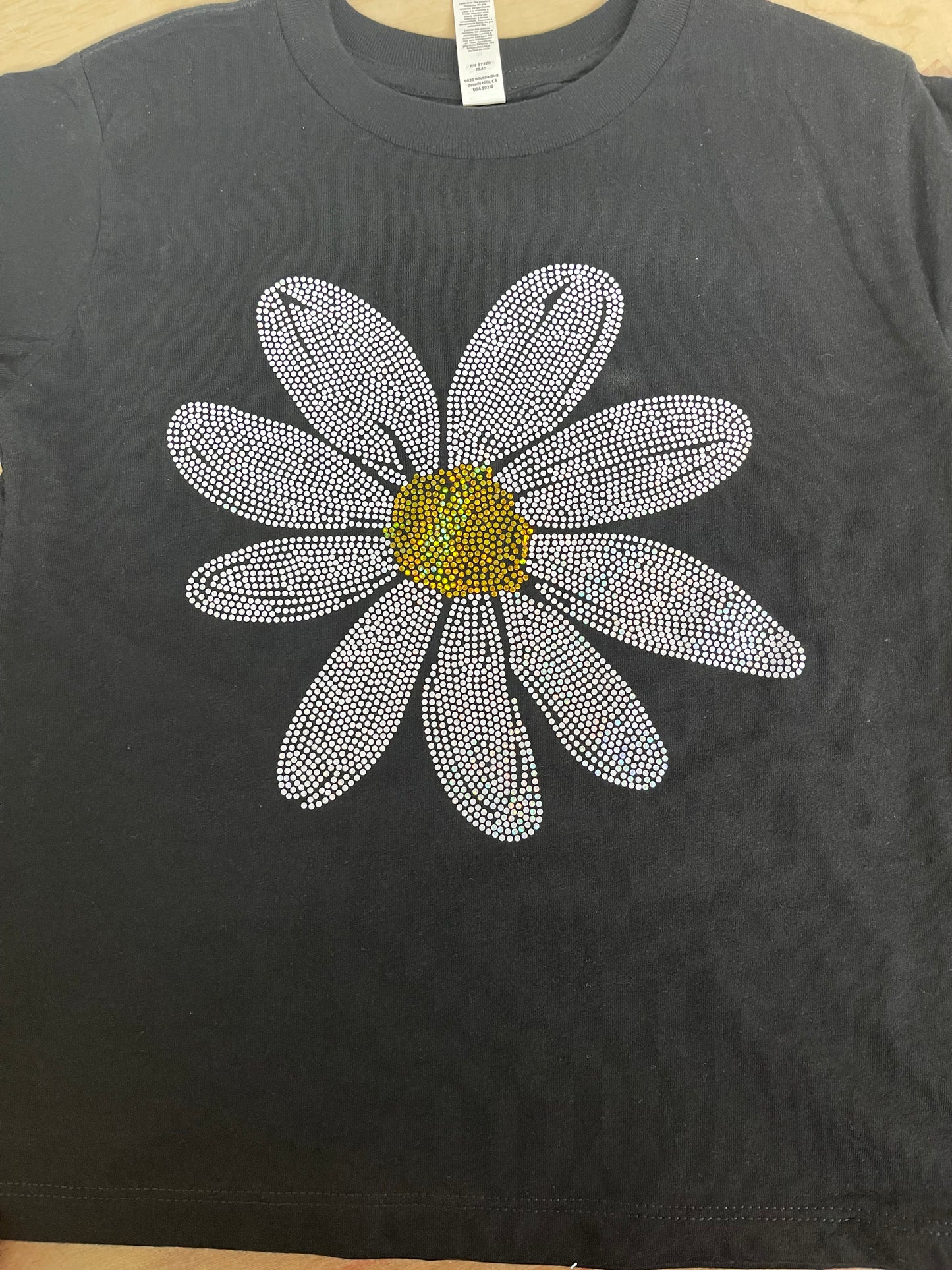 Daisy Flower Bling Spangle  SHORT SLEEVE  T-Shirt